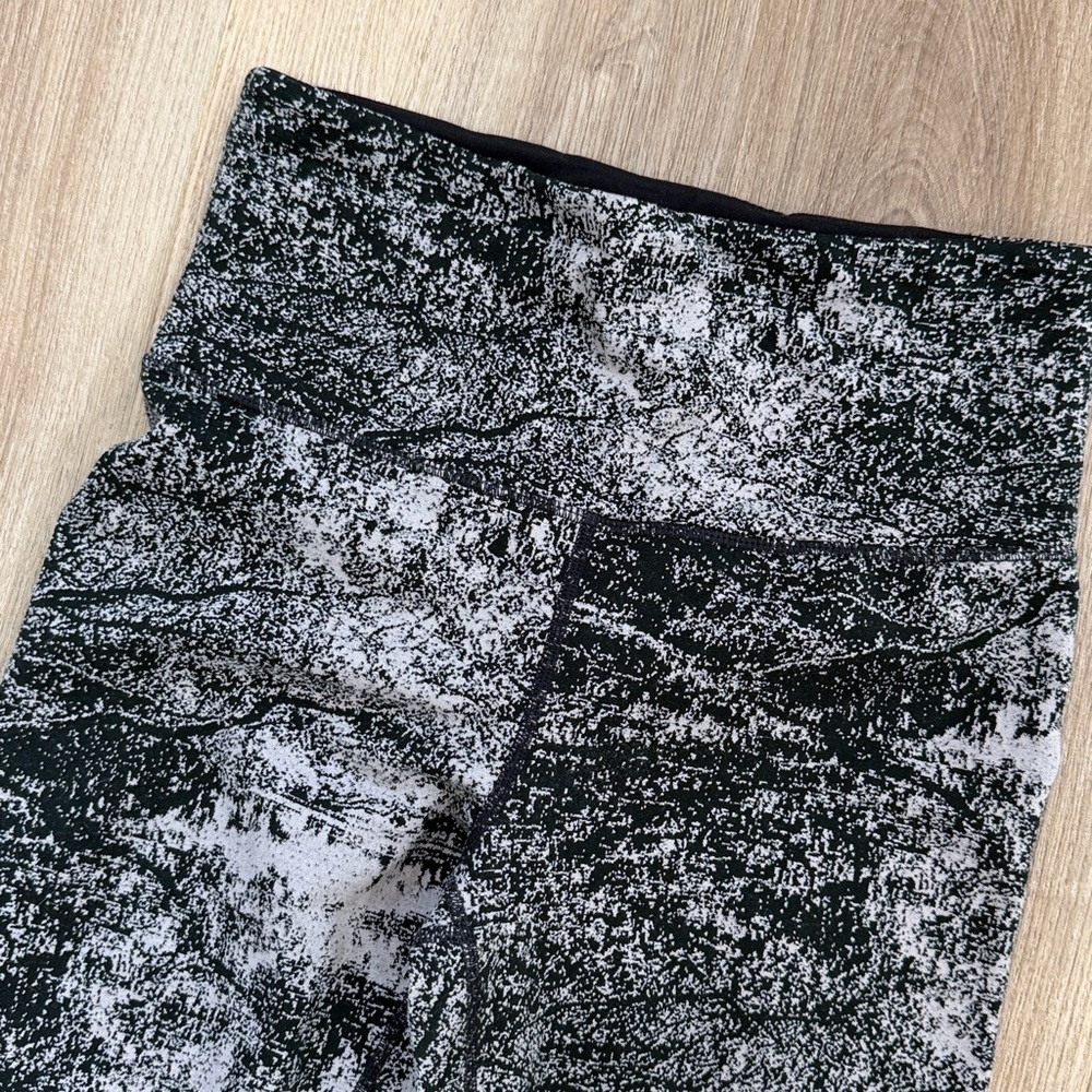 Athleta Women's Black White Elation Glades 7/8 High Rise Tight 510486 Size Small - Picture 4 of 9
